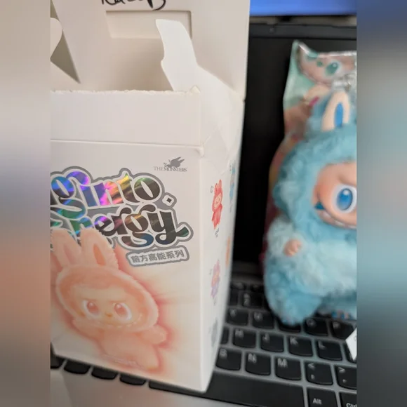 Pop Mart Labubu Big Into Energy Hope - Picture 3 of 7